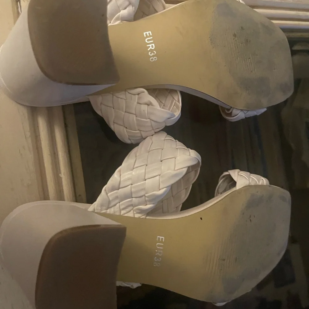 White sandals - Picture 4 of 5